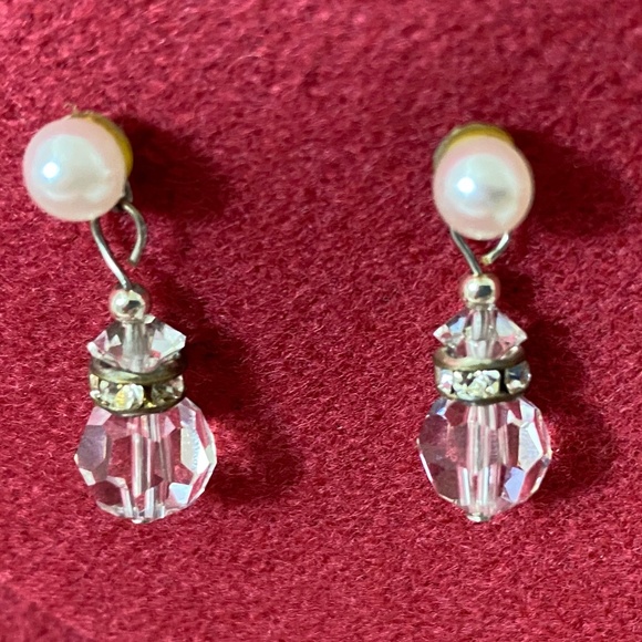 Crystal and Pearl 1" Dangle Post Earring Set. Perfect for Weddings. 2002 - Picture 6 of 15